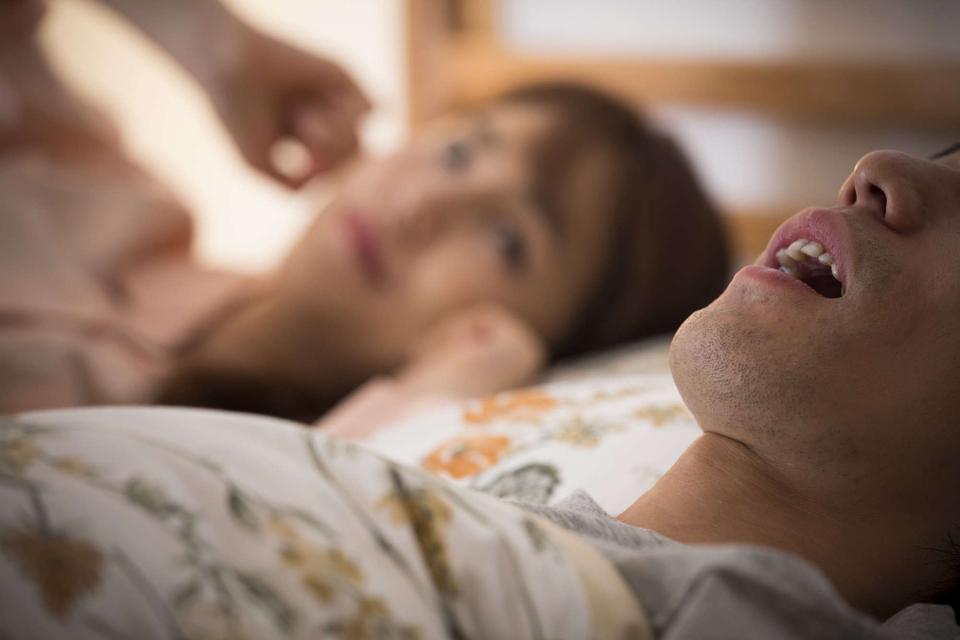 女性の「いびき」のきっかけは閉経が多。女性ホルモンと「舌力」、いびきの関係【チェックリストあり】（1）