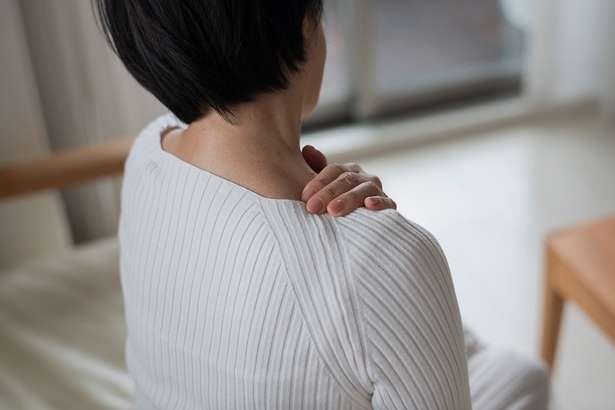 慢性的な肩こり、肩の痛みに。有効な「食材」と「ストレッチ」を東洋医学のプロが伝授（1）