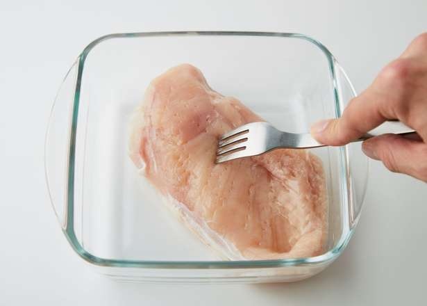 低脂肪＆低カロリーなむね肉はダイエッターの味方！ レンチンでOKな「むね肉よだれ鶏」のレシピ（4）