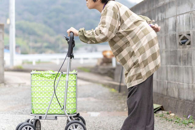 65歳以降の女性に急増する「いつの間にか骨折」。専門医が原因を解説（2）