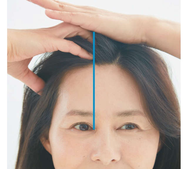 白髪・抜け毛を予防したい方におすすめ！「寝る前2分で最大効果」の頭皮マッサージ（13）