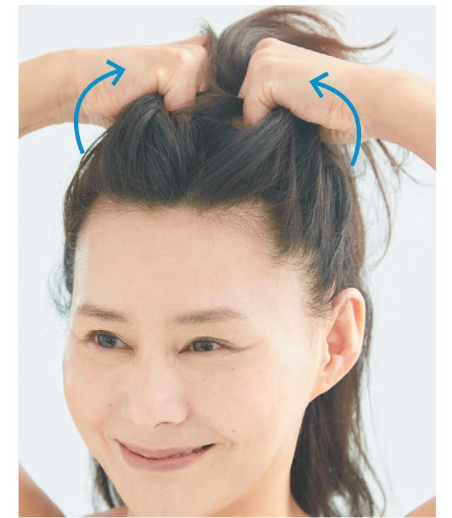 白髪・抜け毛を予防したい方におすすめ！「寝る前2分で最大効果」の頭皮マッサージ（15）