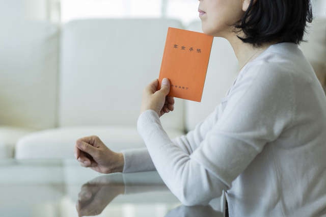 え、これだけ？ 年金事務所で知った「衝撃の年金額」。焦った私は...／61歳、ひとり暮らし一年生。（2）