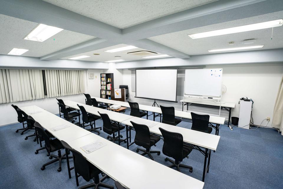 明るくきれいな説明会会場