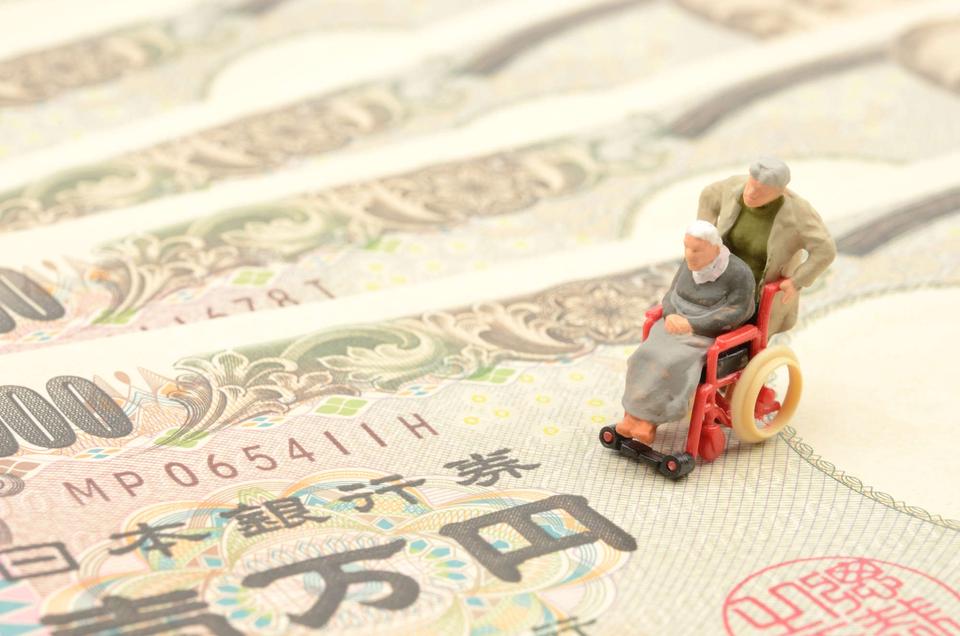 「入居一時金」や「月額利用料」の相場はどれくらい？ 人にはなかなか聞きにくい介護施設の「金銭事情」（1）