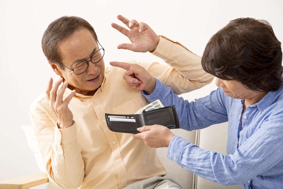 「ジュースを定価で買うのは損」お金が貯まらない夫婦に共通する「4つの口グセ」（1）