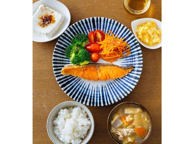 これが6年間で1000万円貯めた主婦の「リアル献立」。節約だけじゃないこだわりも紹介（2）