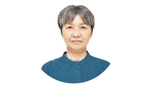 もう面倒な白髪染めはしたくない！ 美容師が指南する「流行のグレイヘアに自然に移行する方法」（5）