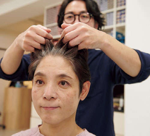 もう面倒な白髪染めはしたくない！ 美容師が指南する「流行のグレイヘアに自然に移行する方法」（7）