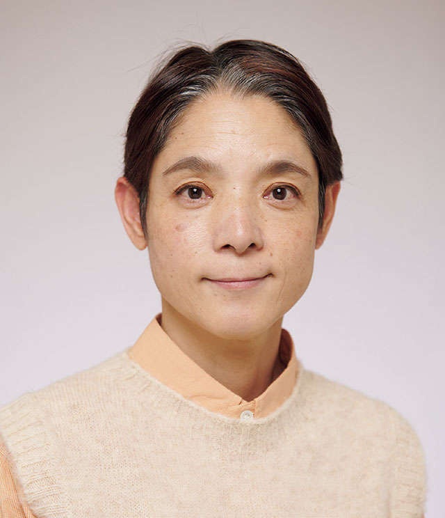 もう面倒な白髪染めはしたくない！ 美容師が指南する「流行のグレイヘアに自然に移行する方法」（8）