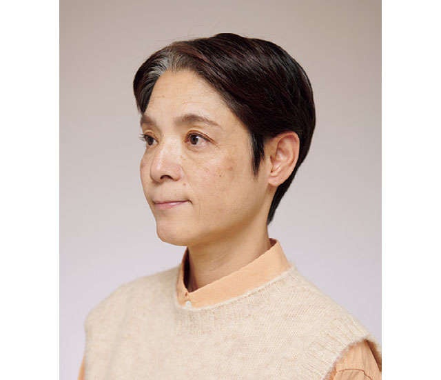 もう面倒な白髪染めはしたくない！ 美容師が指南する「流行のグレイヘアに自然に移行する方法」（9）