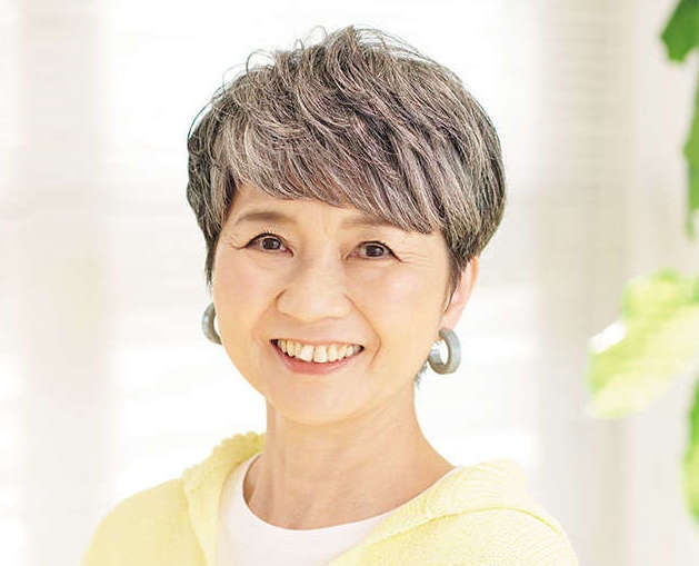 美容師が教える、白髪の量や場所で変わる悩み別「おすすめグレイヘア」。美容室での頼み方も！（1）