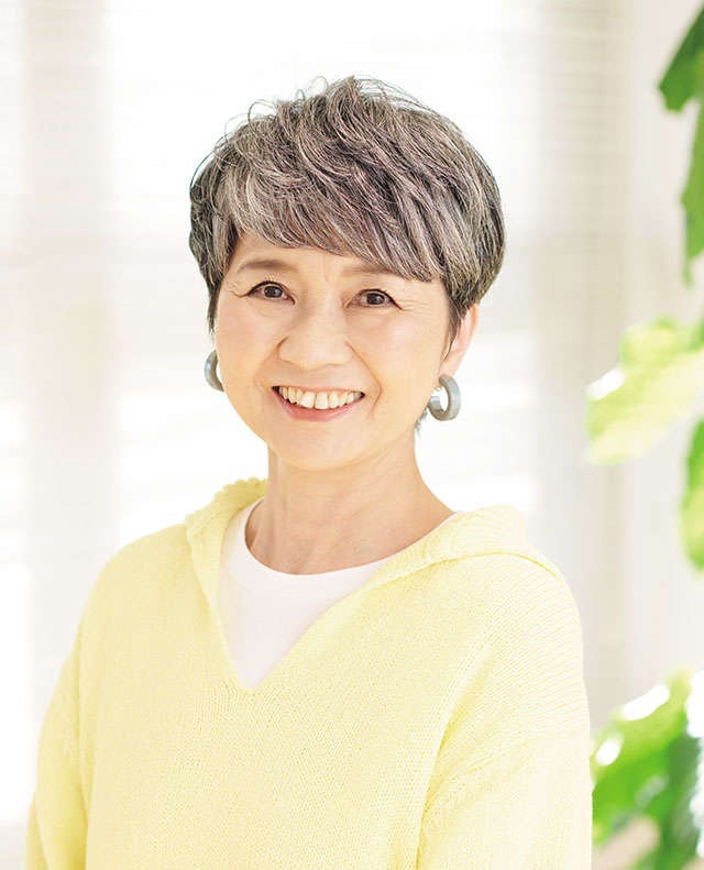 美容師が教える、白髪の量や場所で変わる悩み別「おすすめグレイヘア」。美容室での頼み方も！（3）