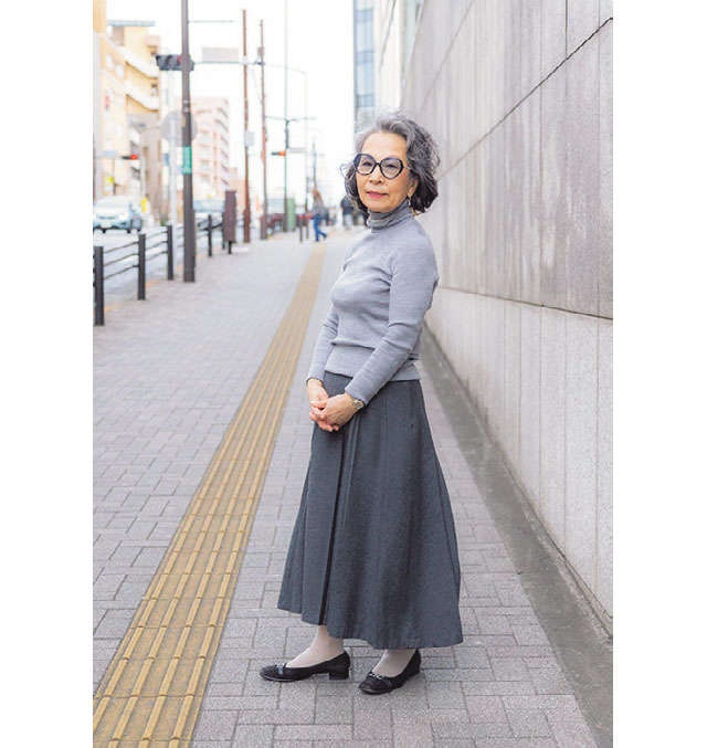 面倒な白髪染めはもうしない！ 経験者に教わる「私がグレイヘアに移行した理由」（6）