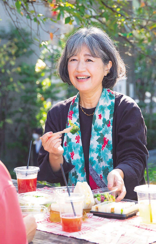 面倒な白髪染めはもうしない！ 経験者に教わる「私がグレイヘアに移行した理由」（10）