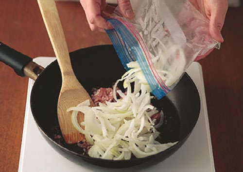 管理栄養士で料理研究家の成澤文子さんに教わる「冷凍玉ねぎのおかずレシピ」（12）