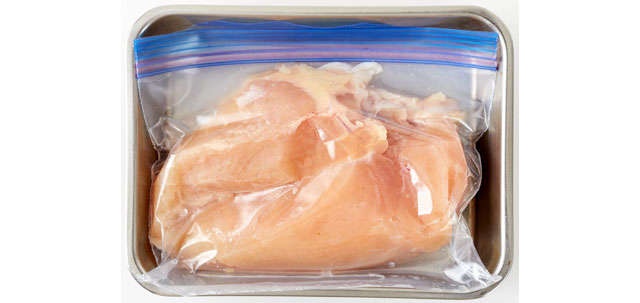 【ニチレイフーズ直伝】「鶏むね肉」の冷凍保存は「プラス調味料」がGOOD！ ベストな「解凍方法」も伝授（4）