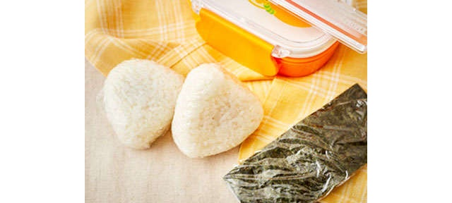 炊き立てご飯は「おにぎり」にして冷凍すると良い!? ニチレイフーズが教える「冷凍向き」な具材は？（10）