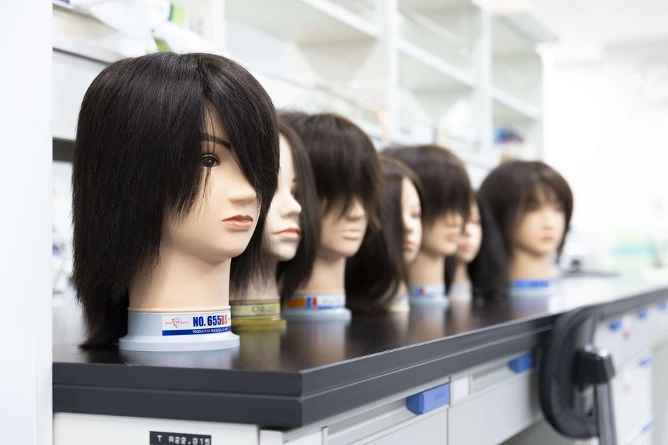 「帽子をかぶると髪が薄くなる？」10月20日は頭髪の日！ 気になる「薄毛・抜け毛対策」を大正製薬の総合研究所で聞いてきた【潜入レポート】（4）