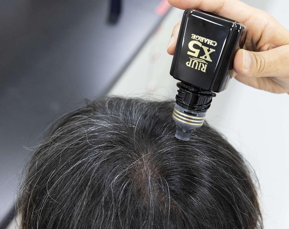 「帽子をかぶると髪が薄くなる？」10月20日は頭髪の日！ 気になる「薄毛・抜け毛対策」を大正製薬の総合研究所で聞いてきた【潜入レポート】（6）