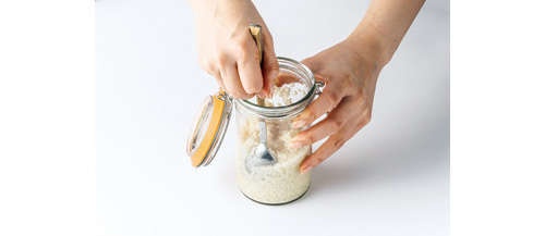 どんな料理にも塩の代わりに使えて便利！塩麹のきほんの作り方／体の内側からきれいになる 麹のレシピ（18）