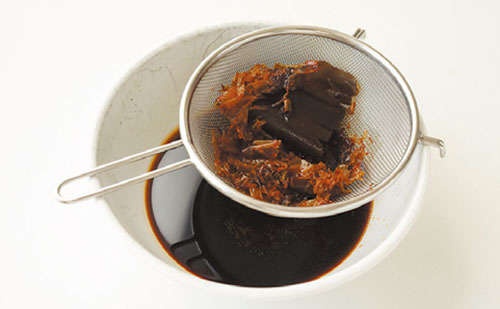 お手頃価格になってきた旬の「ゆず」で簡単保存食！料理研究家ワタナベマキさんに教わる「ゆずしょうゆ」と「ゆずみそ」（4）