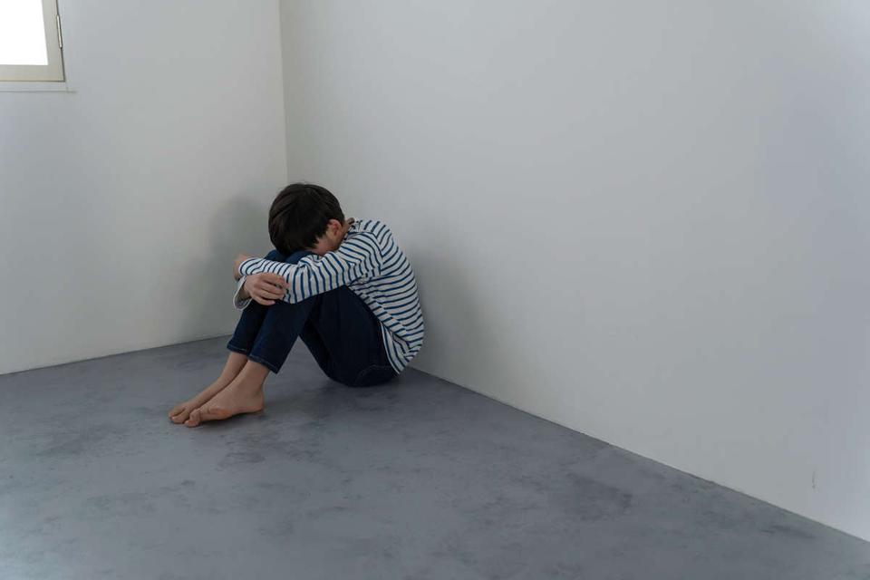 1週間子どもに食べ物を与えず、逮捕された両親。憤りを抑えきれない裁判官の「異例の問いかけ」（1）