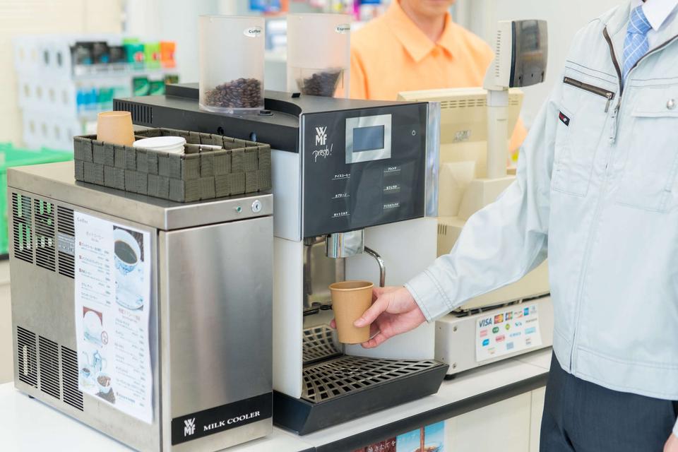 あなたは説明できますか？ セブンカフェのラージサイズのアイスコーヒーがホットより高い合理的な理由（2）