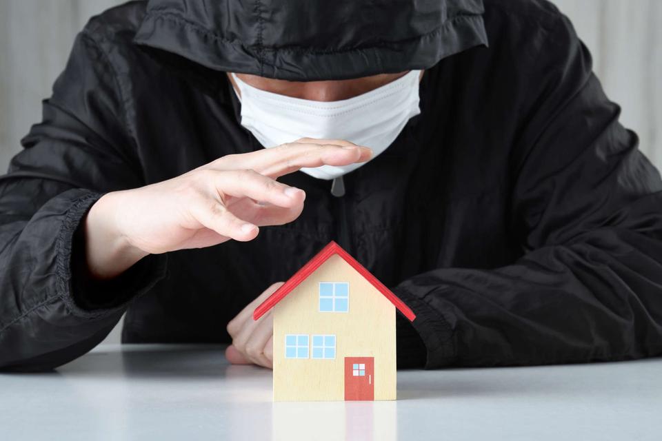 寝室のドアの開き方で「防犯対策」。建築会社社長が指南、費用をかけず「狙われにくい家」にする方法（1）