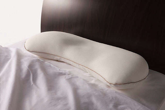 編集スタッフや読者がリアルに愛用中「睡眠の質を上げてくれる枕」4選（3）