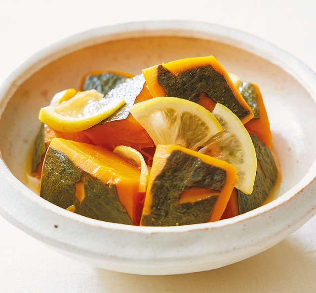 【料理研究家の牧野直子さんに教わる】1日で完成！はちみつの甘味が嬉しい 「レモン酢」レシピ（11）