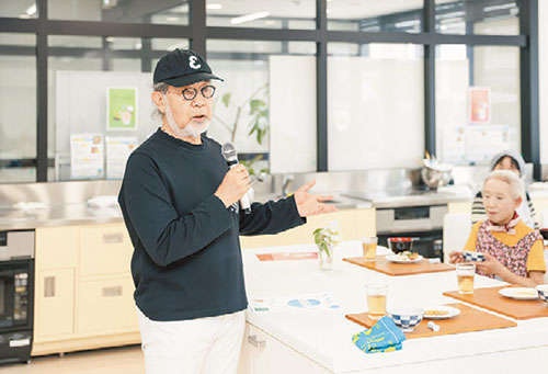 健康寿命を延ばす食事のキーワードは「朝は来た、にぎやかだ」【医師で作家の鎌田實さんが語る】（1）