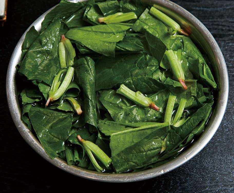 料理研究家・リュウジのレシピ「ほうれん草のくたくた」。ゆでない、油を使わない！／虚無レシピ（3）