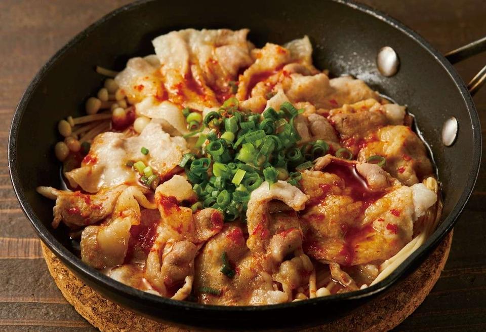 料理研究家・リュウジさんの「無限豚えのき」。入れる順番だけ守れば絶品になる／虚無レシピ（1）