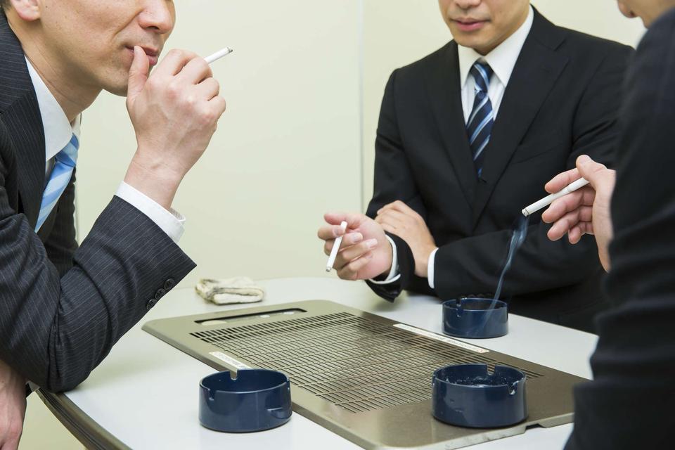 弱者男性は男性社会のどこにいる？ 女性への「差別的行動」や「ミソジニー的考え」が発生する場所とは（1）