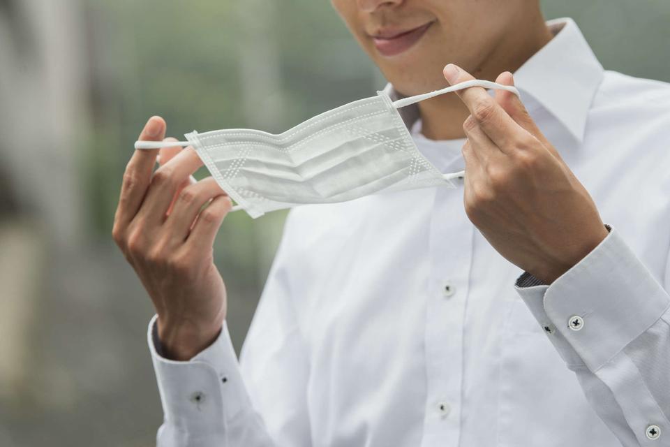 「熱中症になったらどうする」コロナ禍にマスク未着用を指摘された客が激怒！ カスハラとクレームの違い（1）