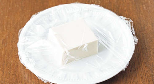 いつもの豆腐が濃厚味に！ プロに教わる「レンチン冷ややっこ」テク（3）
