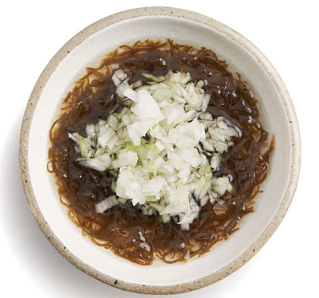 糖の吸収を抑えてくれて優秀食材をさらにパワーアップ！ 「もずく酢」に合わせて食べたい食材リスト（16）