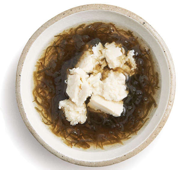 糖の吸収を抑えてくれて優秀食材をさらにパワーアップ！ 「もずく酢」に合わせて食べたい食材リスト（17）
