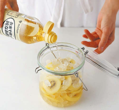 キウイ・酢・氷砂糖で完成!! 夏の冷えや食欲不振を改善する「キウイ酢」レシピ（8）
