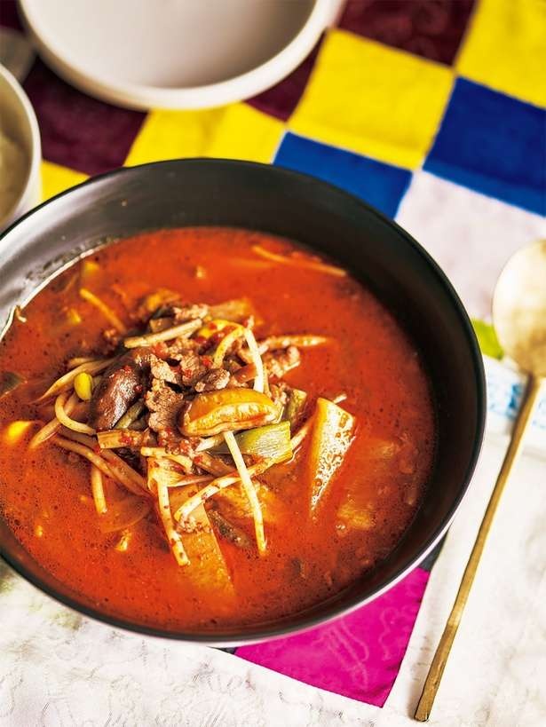 しいたけやわらびも入って栄養満点！人気料理家の韓国人オッパが教える「ユッケジャン」のレシピ（3）