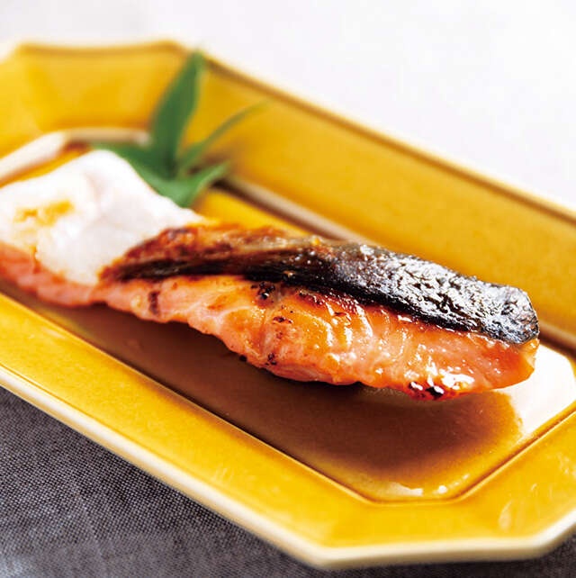 鶏もも肉も、豚こまも、鮭の切り身も！そのまま調理でおかずが仕上がる「下味冷凍」レシピ（5）