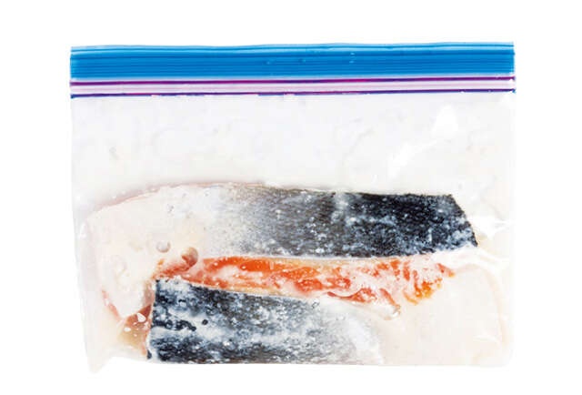 鶏もも肉も、豚こまも、鮭の切り身も！そのまま調理でおかずが仕上がる「下味冷凍」レシピ（6）