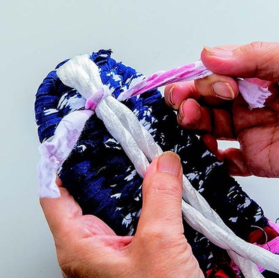 古布を活用して作る室内履き「布ぞうり」の作り方（62）