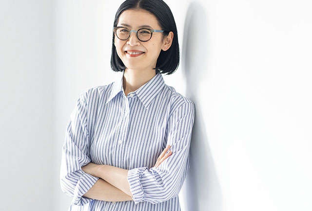 「二の腕」「腰回り」「老眼鏡」気になるパーツはこのコーデで乗り切る！（6）
