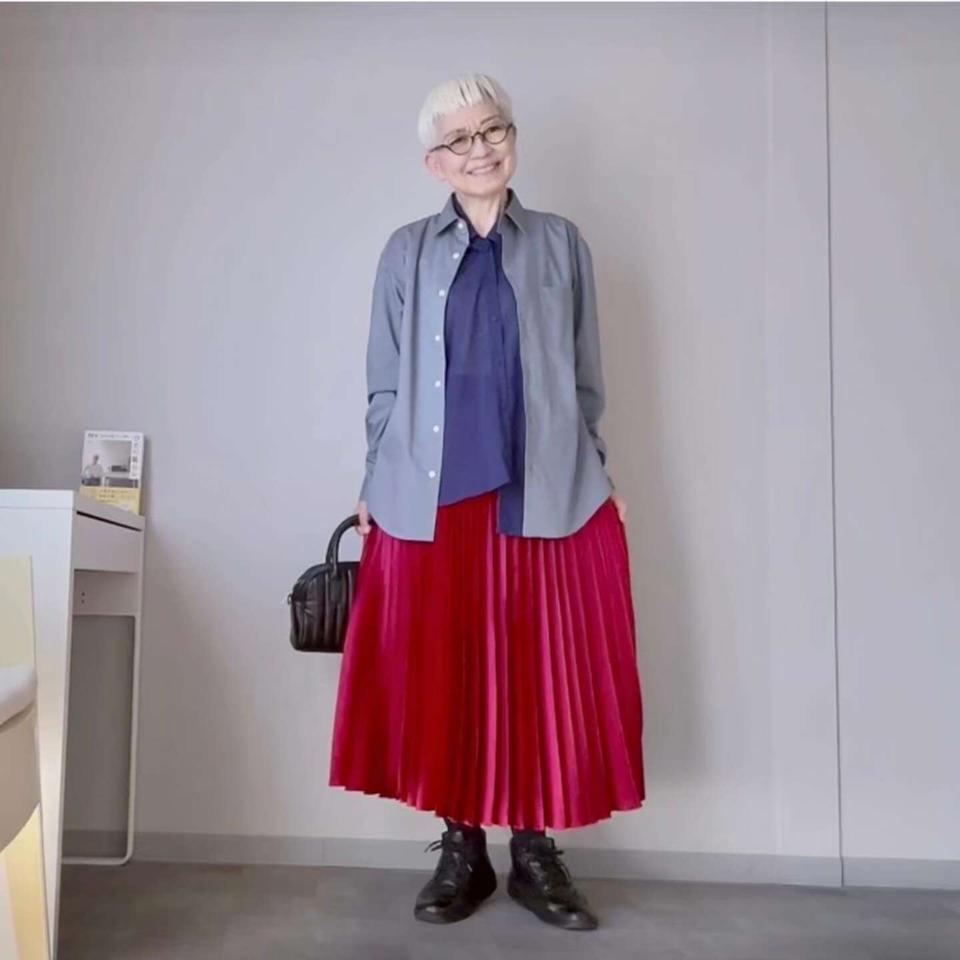 プチプラコーデのお手本！ おしゃれすぎる73歳YouTuber・ロコリさんに学ぶ「カラーアイテム」の取り入れ方（3）