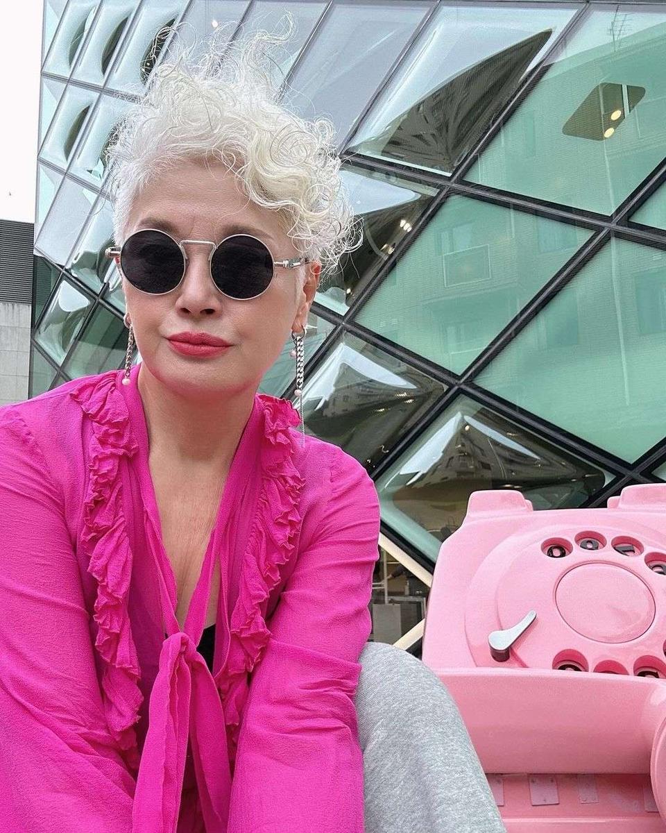 美しすぎる65歳！プラチナヘアが素敵なインスタグラマー・藤原民子さんに聞く「美の秘訣」（5）