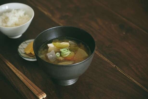 冷蔵庫は「空っぽ」で買い物へ！ 旬を楽しみ、心まで満たされる「素朴な食卓」の作り方（4）