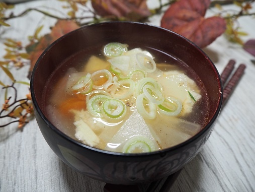 朝食には具だくさんの汁物を。しっかり食べて体内時計をリセット／キッチン夫婦（夫）（4）