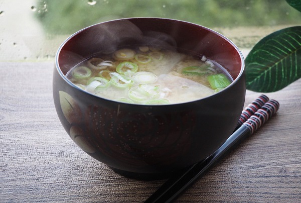 私の実家に引っ越して半年。底冷えする田舎で、夫が作ってくれる「温かい朝食」／キッチン夫婦（1）